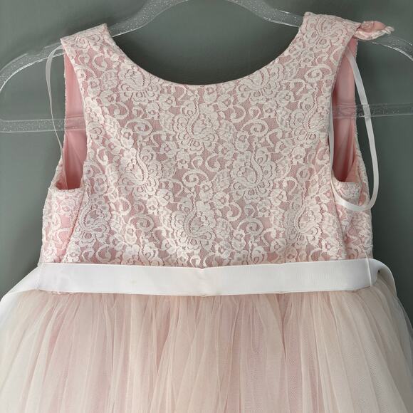 Girls Tulle Ball Gown Flower Girl Dress with Heart Cutout - Picture 4 of 8